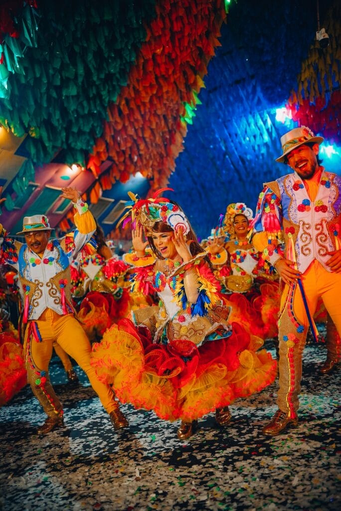 Forró de Raiz leva ritmo nordestino a Lille, na França Com mais de 200 apresentações genuinamente culturais, Prefeitura de Campina Grande comemora a valorização das tradições juninas n’O Maior São João do Mundo | Prefeitura de Campina Grande