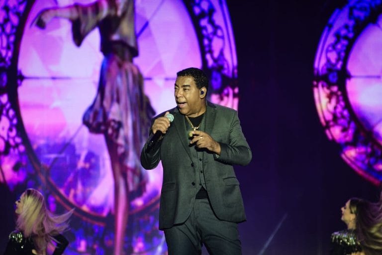 Raça Negra estreia no São João de Campina Grande nesta quinta (3) Raça Negra estreia no São João de Campina Grande nesta quinta (3)